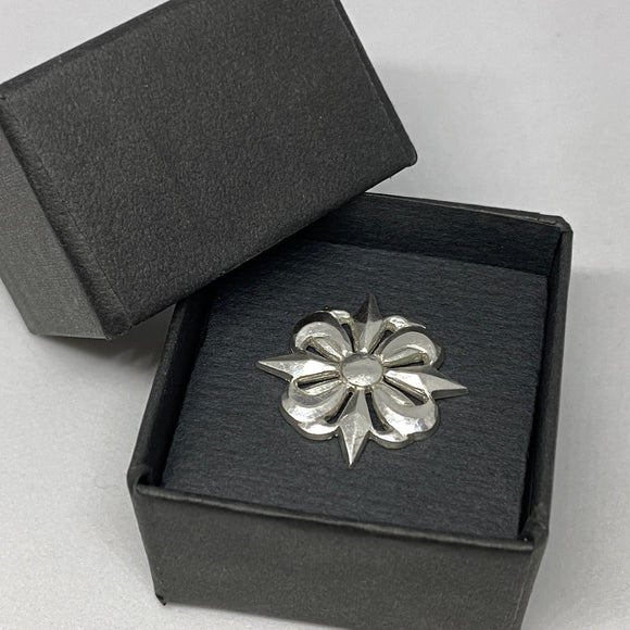 Lapel pin